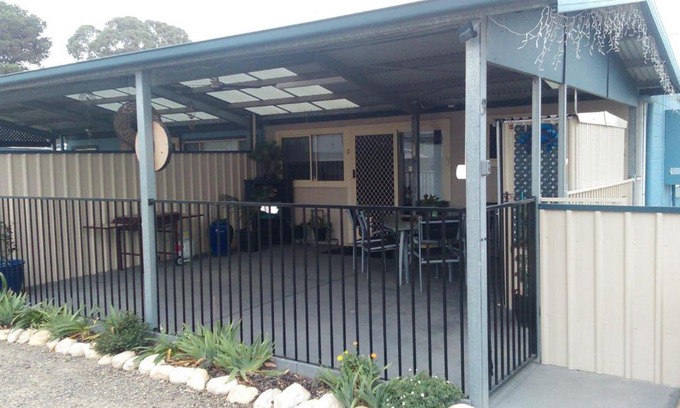 Port Vincent Apartment | Pet-Friendly Blue Line Retreat - Unit 3 with Breakfast Included