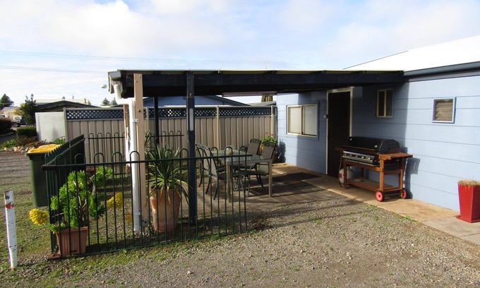 Port Vincent Apartment | Blue Line Unit 6: Prime Location with Family-Friendly Amenities