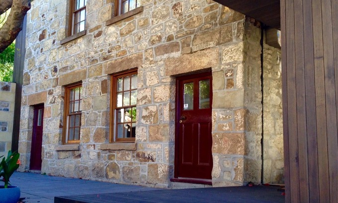 Hobart Central Business District House | Discover Blue Magnolia - A Hidden Gem with Kitchen Access