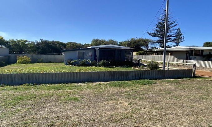 Jurien Bay House | Blue Marlin: Pet-Friendly Retreat with Great Amenities
