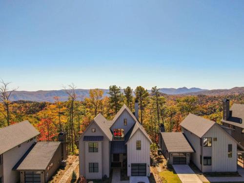 Lenoir House | Explore Blue Meadows at Blue Ridge Mountain Club Retreat