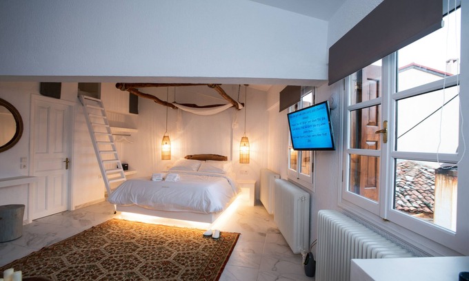 Arachova House | Cozy Blue Mountain Guesthouse in Arachova with Spa Access
