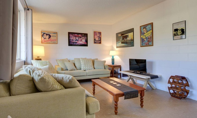 Exmouth House | Blue Moon - Family-Friendly Retreat with Oceanfront Views