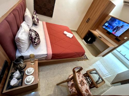 DLF Phase 5 Hotel | Discover Blue Moon Residency: Top-Rated Stay with Breakfast