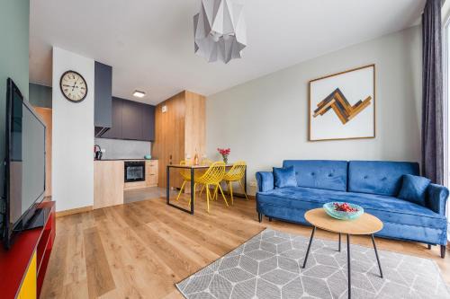 Przymorze Apartment | Seaside Retreat at Blue Moon - Spectrum Hotel Awaits