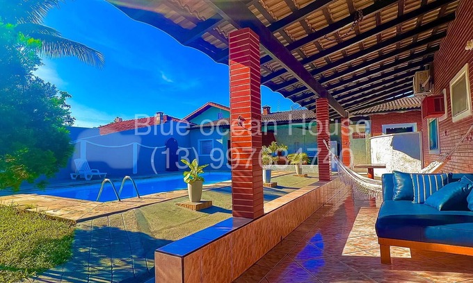 Balneario Cidade Atlantica House | Relaxing Blue Ocean House with Pool and Child-Friendly Amenities
