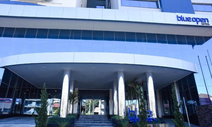 Centro Hotel | Discover Blue Open Hotel: Pet-Friendly Escape with Pool