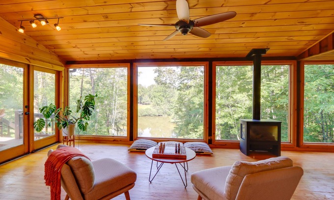 My Mountain Cabin | Relaxing Blue Ridge Cabin with Hot Tub & Private Lake Getaway