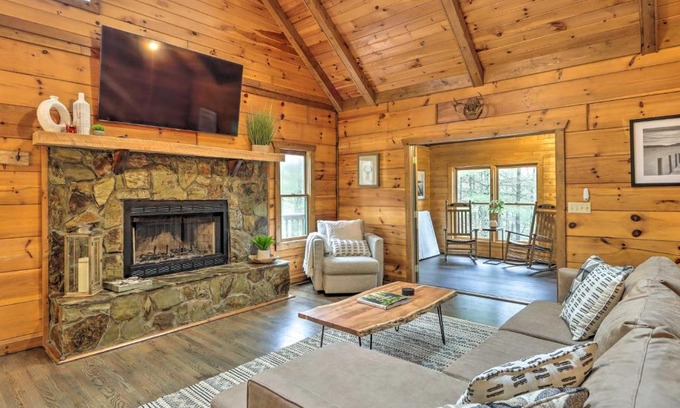 Cherry Log House | Inviting Blue Ridge Cabin with Hot Tub & Game Room