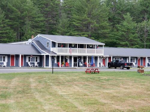 Moriah Center Hotel | Family-Friendly Getaway at Blue Ridge Motel - Rated 9/10