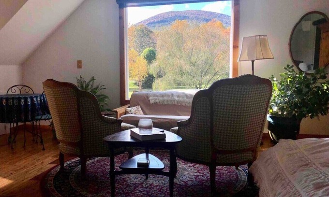 Afton Apartment | Blue Rivers Loft on the Brew Ridge Trail