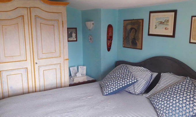 Piossasco Bed & Breakfast | Discover the Blue Room at Villa Mirano B&B in Piossasco