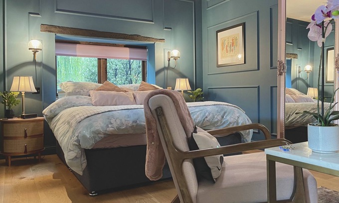 Westfield House | Pet-Friendly Blue Room with Ocean View and Breakfast
