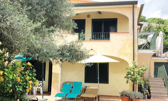 Sas Linnas Siccas Apartment | Cozy Blue Sea Apartment with Pool and Ocean Views