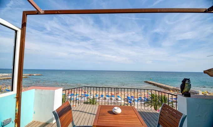 Sitges Town Center Apartment | Idyllic Blue Sea Front Retreat by Hello Homes Sitges