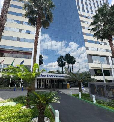 Alphaville Industrial Hotel | Relax at Blue Tree Premium Alphaville with Pool & Spa