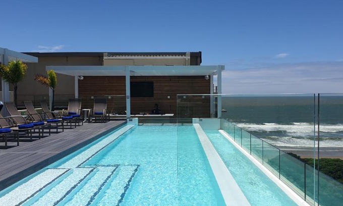 Durban Beachfront Hotel | Experience Blue Waters Hotel: Oceanfront Bliss & Comfort