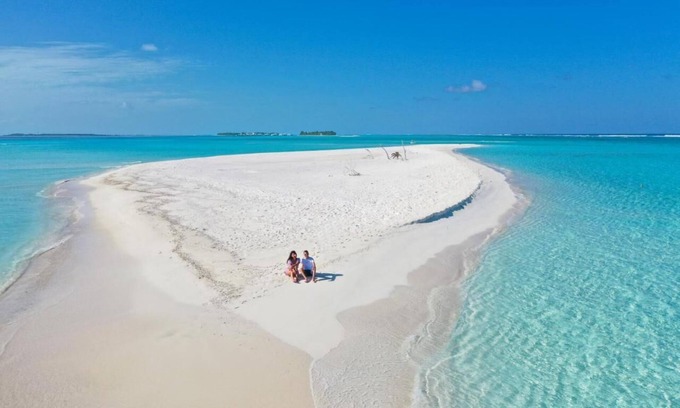 Kudahuvadhoo Hotel | Relax at Blue Wave Guest House with Ocean Views & Spa