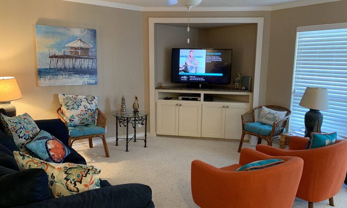 Corpus Christi Condo | Unforgettable Blue Waves Beach Resort: Family-Friendly Escape