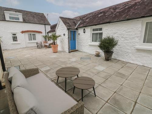 Jameston House | Pet-Friendly Retreat at Bluebell Cottage: Rated 9.8/10