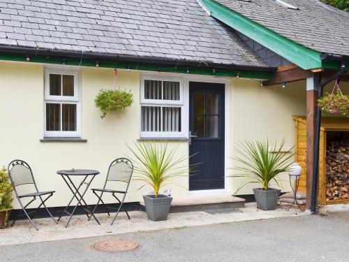 Saint Goran House | Explore Bluebell: Pet-Friendly Retreat with 4-Star Comfort