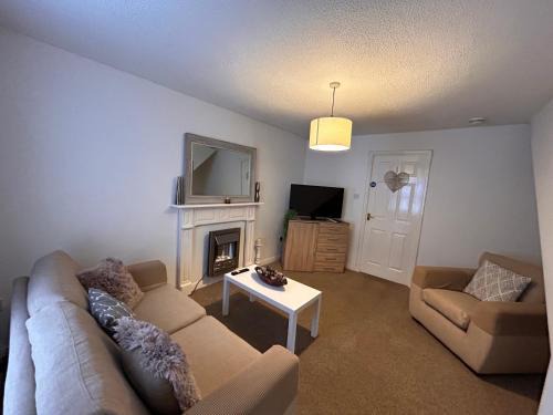 Scunthorpe House | Bluebell House: Family-Friendly Retreat with Parking & Garden
