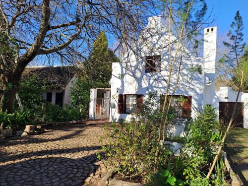 Greyton House | Discover Bluebelle Cottage: Family-Friendly Retreat with High Ratings