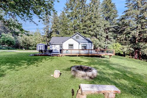 Woodland House | Family-Friendly Retreat at Bluebird Cottage Awaits You