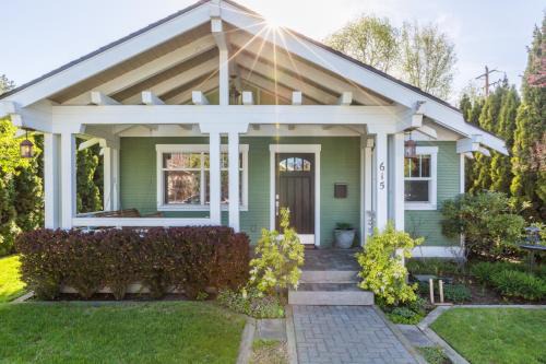 River West House | Bluebird Day - Cascadia Craftsman
