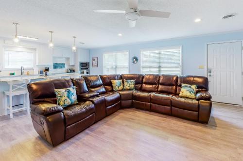 Kingsland House | Pet-Friendly Getaway at Bluebonnet Cove - Rated 9/10
