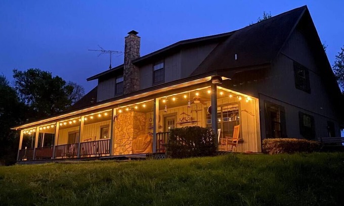 Belton Other | Bluebonnet Ridge: Family-Friendly Historical Retreat
