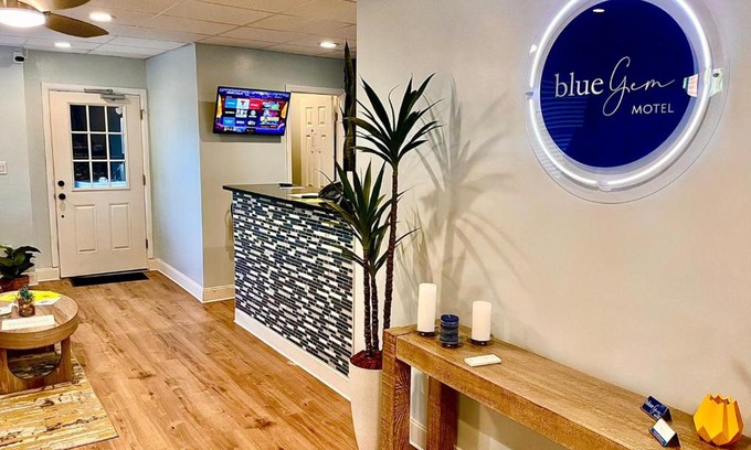 High Springs Hotel | BlueGem Motel: Guest Rated 8/10 with Family-Friendly Amenities