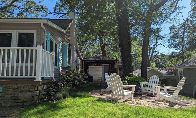 Spring Lake Cottage | BLUEGILL COTTAGE: Steps from Spring Lake with Ocean Views