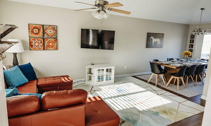 Burlington House | Inviting Bluegrass Retreat: Family-Friendly with Breakfast
