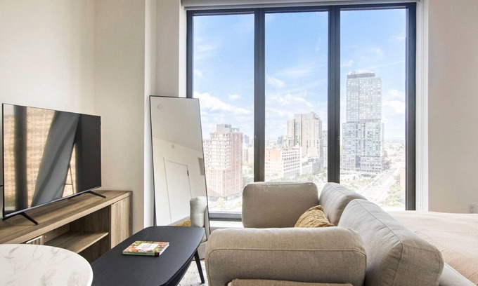 Clinton Hill Apartment | Blueground | Clinton Hill, rooftop pool, nr Pratt Institute