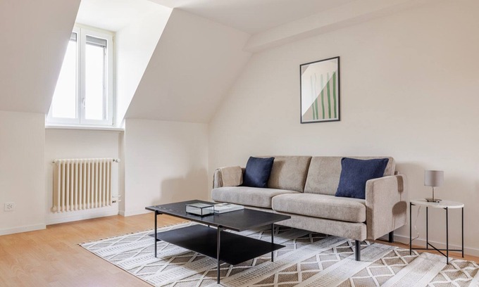 Enge Apartment | Blueground | Enge, view, nr Zürich Lake