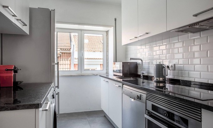 Santa Isabel Apartment | Blueground Estrela: Family-Friendly Stay with Full Kitchen