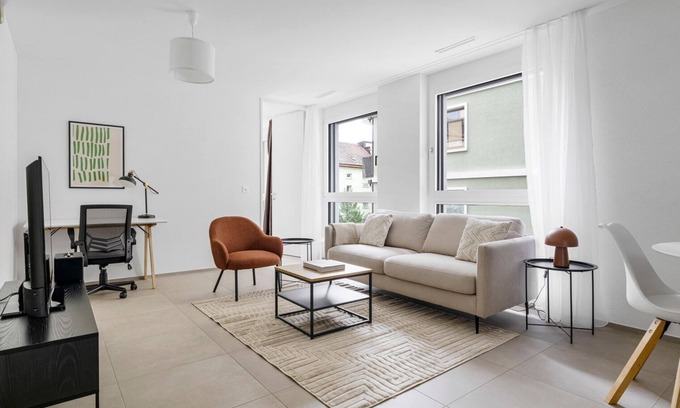 Center Apartment | Blueground | Gewerbeschule, balcony, nr ETH