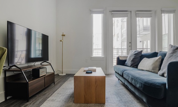 Highland Apartment | Blueground | Highland 1bd apartment