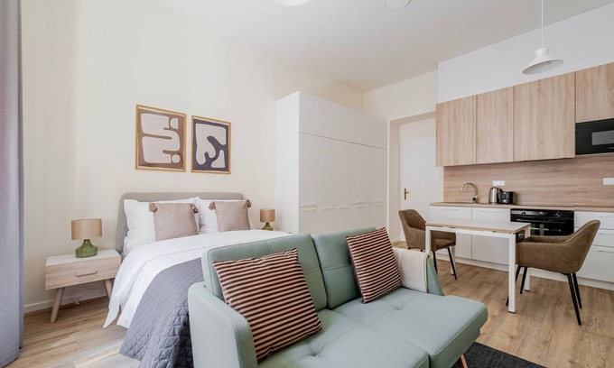 Prague 7 Apartment | Blueground | Letná, furnished studio, foodie area (PRG-49)