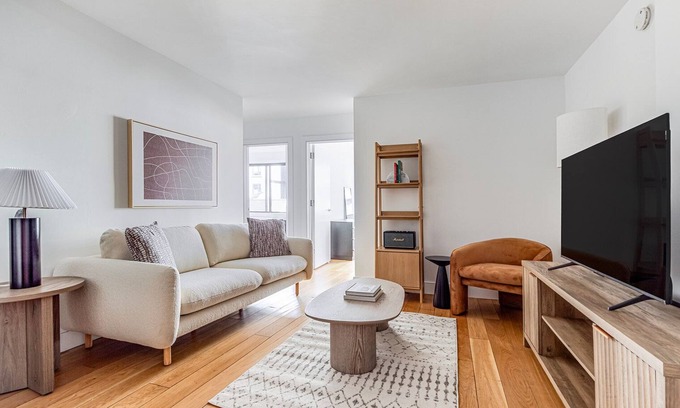 Midtown East Apartment | Blueground | Midtown East, AC, nr Chrysler
