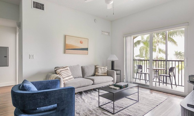 Miramar Apartment | Blueground | Miramar, pool, nr C.B. Smith Park