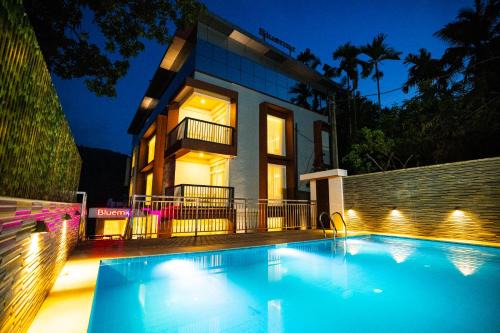 Perumbavoor Resort | Bluemist Resorts: Family-Friendly Getaway with Dining Options