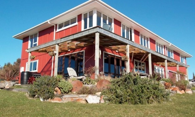 Hokitika Other | Discover BLUESPUR FARMSTAY - Unique Off-Grid Farm Experience