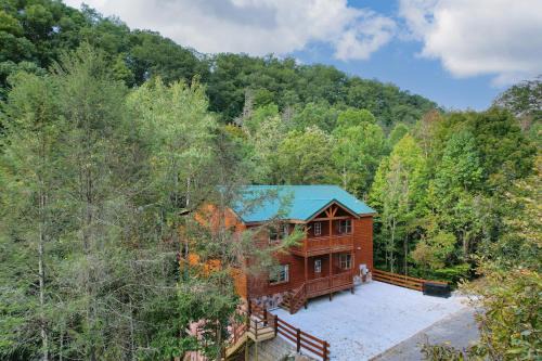 Gatlinburg - Pigeon Forge House | Experience Incredible Views at Bluestem Bluebell Hotel