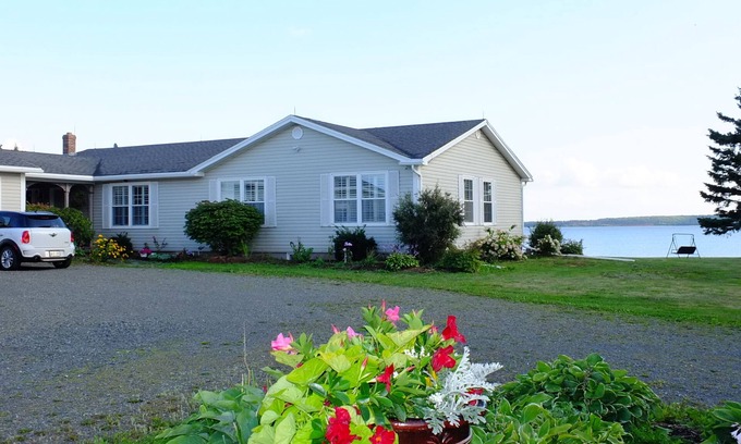 Vernon Bridge House | Top-Rated Bluewaters Retreat: Family-Friendly Getaway