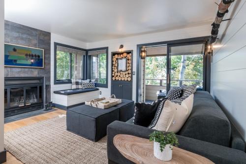 Elkhorn Village House | Discover Bluffs 4140: Family-Friendly Retreat Awaits