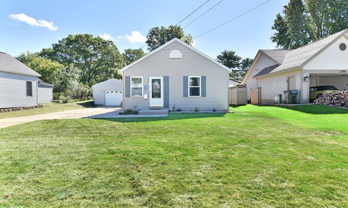 Beachwood-Bluffton House | Bluffton Beach House: Oceanfront Retreat with Pet-Friendly Perks