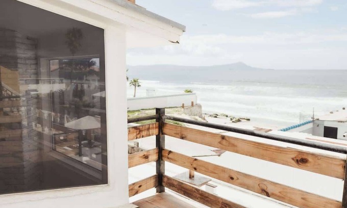 Ensenada Condo | Relax at Blvd Sunset: Oceanfront Bliss Awaits You