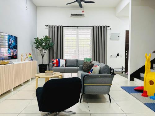 Central Seberang Perai House | Family-Friendly Double Storey Near Autocity - 10/10 Rated